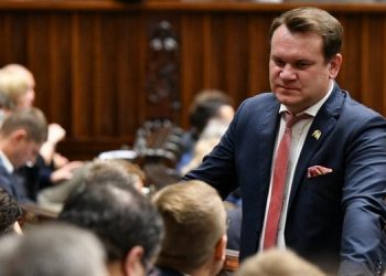 Tarczyński został europosłem po Brexicie. Kto go zastąpi w Sejmie?
