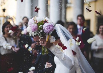 Na ślubie nie usłyszymy już m.in. „Hallelujah”? Biskup wydał zakaz, wierni oburzeni