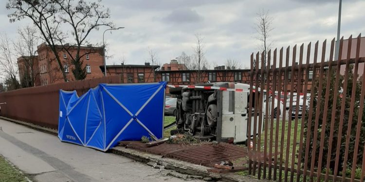 Kierowca doznał ataku. W wypadku zginęła piesza