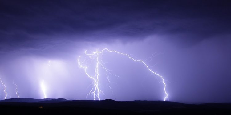 To koniec zimy? Przed nami wiosna – upalna, sucha i z tornadami!