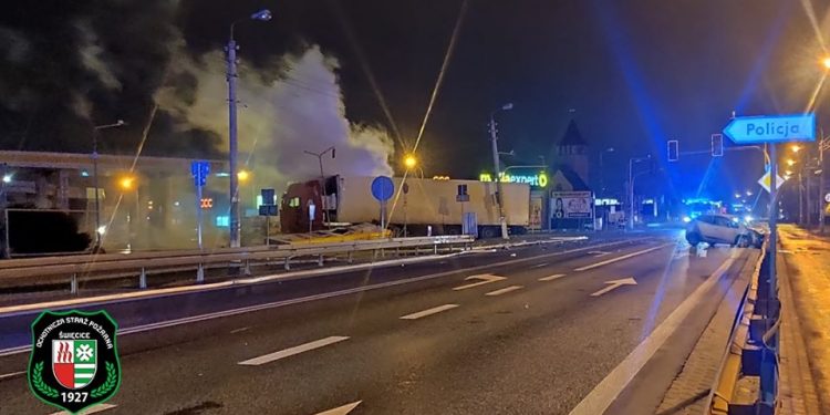 Tir wjechał w stację benzynową! Uszkodził dystrybutor z gazem