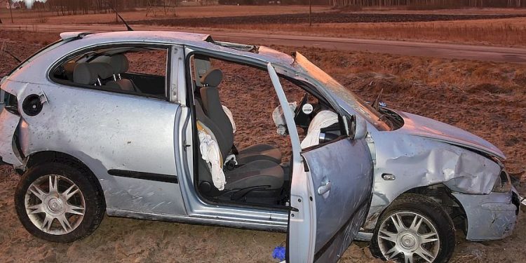 Tragiczny wypadek na Lubelszczyźnie. Wypadli z samochodu