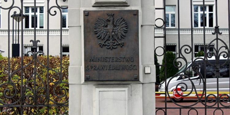 Nie żyje pracownik Ministerstwa Sprawiedliwości. Miał koronawirusa