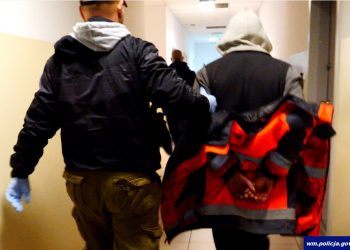 Tragedia w Brzydowie. Wtargnął do domu i zamordował kobietę. Drugą ranił