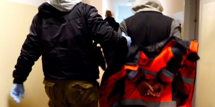 Tragedia w Brzydowie. Wtargnął do domu i zamordował kobietę. Drugą ranił