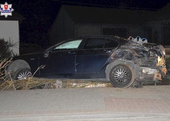 Powinien być na kwarantannie, ale… po pijaku rozbił samochód