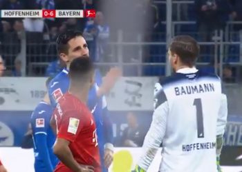 Bayern wygrywa w cieniu skandalu! Piłkarze symulowali grę [WIDEO]