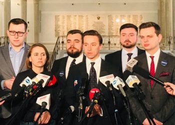 Bosak: „Władza rozważa przesunięcie terminu wyborów”
