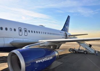 Po lądowaniu powiedział załodze, że ma koronawirus. Ma zakaz latania