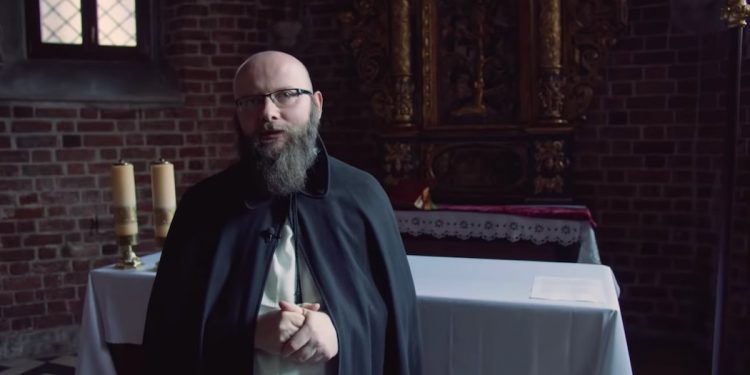 Jak przyjąć Komunię świętą duchową? Zakonnik wyjaśnia [WIDEO]