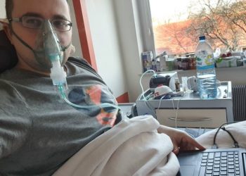 Matecki ma koronawirus. Wrzucił zdjęcie ze szpitala i krytykuje opozycję