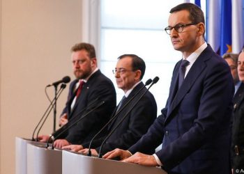 Premier Morawiecki: „Wdrażamy kontrole sanitarne na granicy”