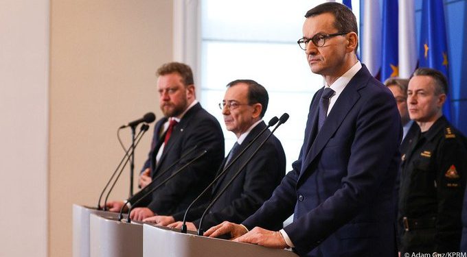 Premier Morawiecki: „Wdrażamy kontrole sanitarne na granicy”