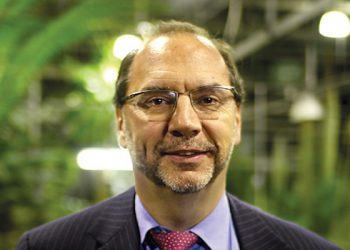 Odkrył Ebolę. Teraz mówi, że koronawirus może być znacznie groźniejszy