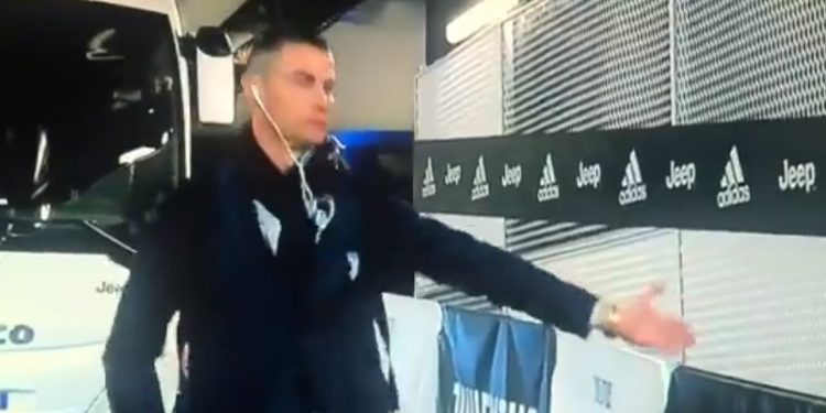 Mistrzowska reakcja Cristiano Ronaldo. Tak „przybijał piątki” z fanami [WIDEO]