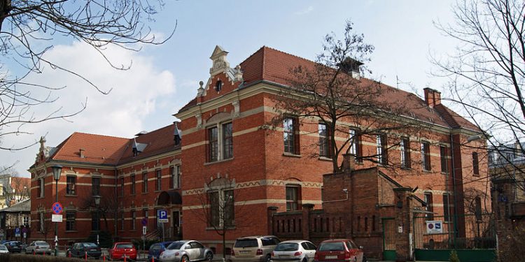 Koronawirus. Szpital Uniwersytecki w Krakowie zamyka oddziały