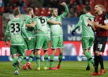 Niemiecki piłkarz Timo Hubers zarażony koronawirusem