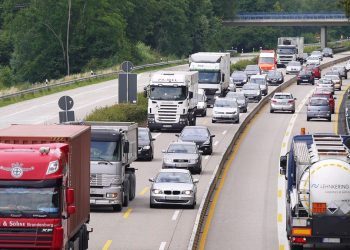 autostrada samochody kierowcy