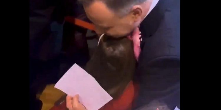 duda dziewczynka