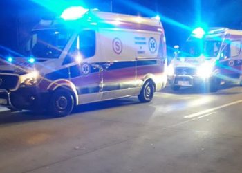 Podejrzewali u niego koronawirus. Zaatakował ratownika nożem!