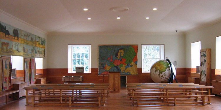 Koronawirus w Polsce: Kolejne miasto odwołuje lekcje w szkołach. „Wolimy dmuchać na zimne”