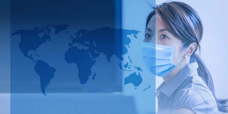 COVID-19 kobieta w masce