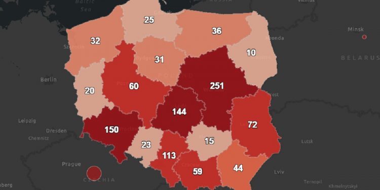 Ministerstwo Zdrowia ogłasza nowe przypadki koronawirusa w Polsce. Liczba ofiar wzrosła