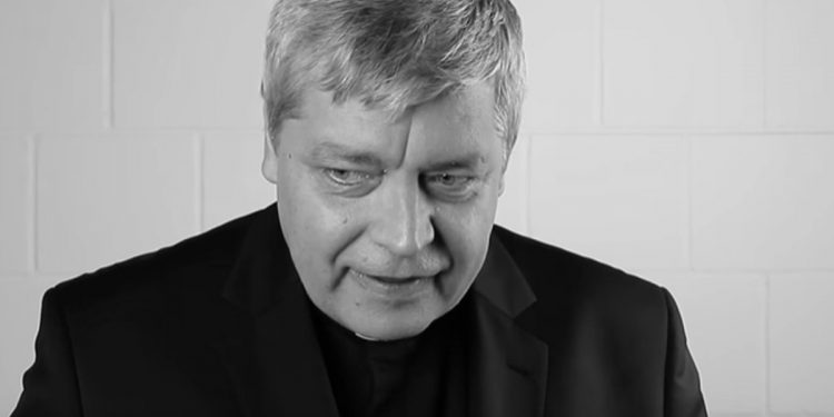 Ks. Piotr Pawlukiewicz nie żyje. Słynny kapłan miał 60 lat