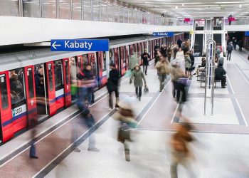 warszawa metro ztm pasażerów