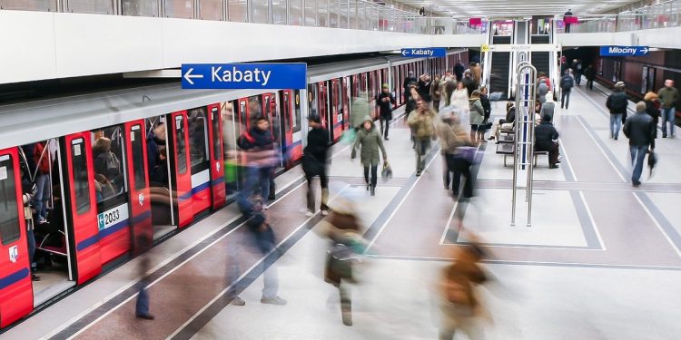 warszawa metro ztm pasażerów