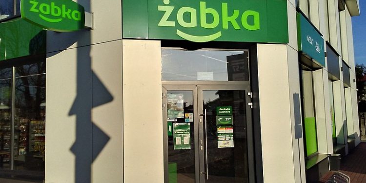 Żabka przeznaczy miliony na walkę z koronawirusem! Podali kwotę