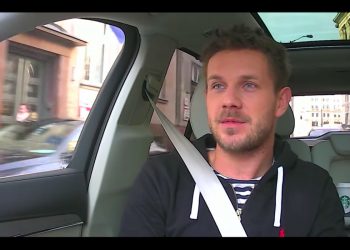 Antoni Królikowski zamieścił zdjęcie z ojcem. Piękne wspomnienie z dzieciństwa