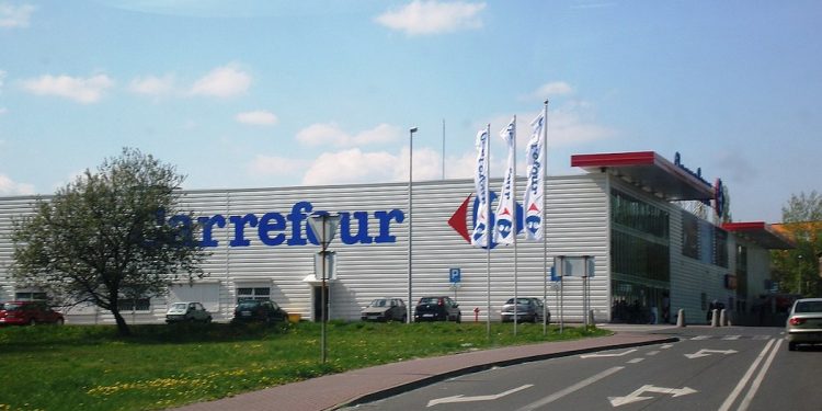 Hipermarkety skracają godziny pracy! Sprawdź, kiedy będą otwarte