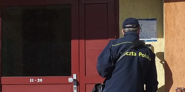 Listonosz_Poczty_Polskiej