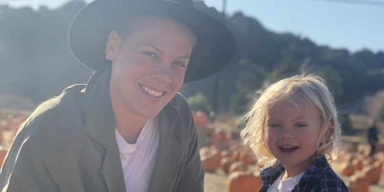 Pink miała koronawirusa. Wyzdrowiała, ale krytykuje rząd