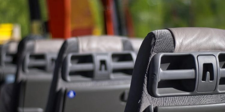wnętrze autobusu
