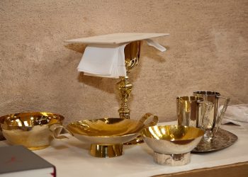 Koronawirus w Polsce. Interwencja policji w dwóch kościołach. Księża nie przyjęli mandatów