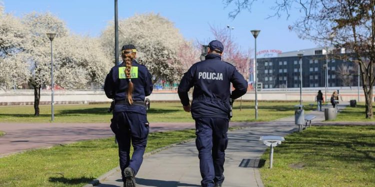 Koronawirus w Polsce. Polacy popierają nowe obostrzenia