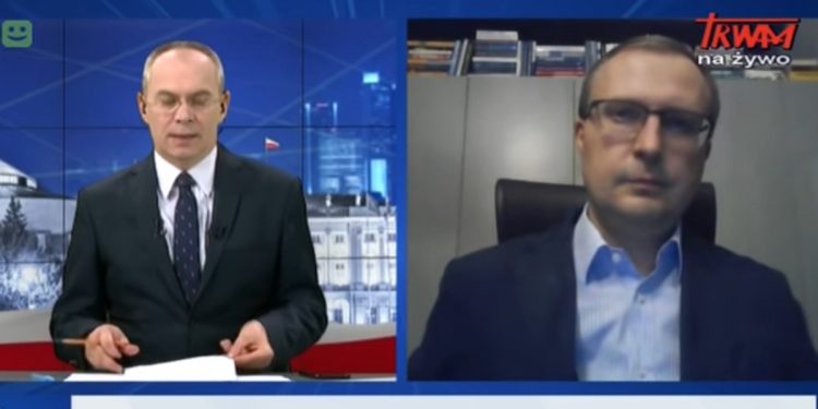 Koronawirus. Szef PFR zapowiada sięgnięcie na konta Polaków? Mówi wprost [WIDEO]