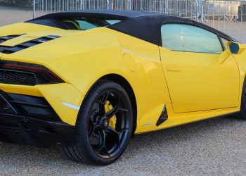 Marcin Bułka rozbił Lamborghini. Miał wypadek czołowy