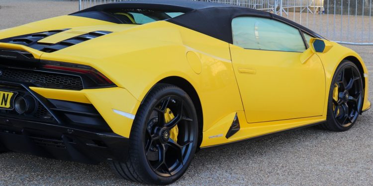 Marcin Bułka rozbił Lamborghini. Miał wypadek czołowy