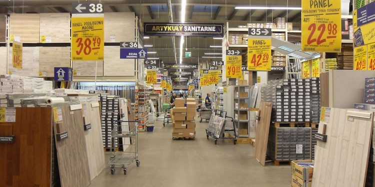 MR przygotowało wytyczne dot. funkcjonowania sklepów budowlanych i meblarskich