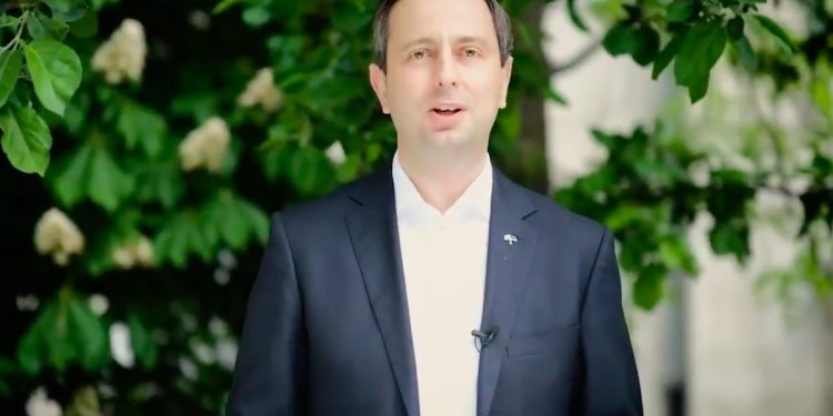 Kosiniak-Kamysz w #hot16challenge2. „Inicjatorzy nie oczekują od polityków nieudolnych rapsów” [WIDEO]