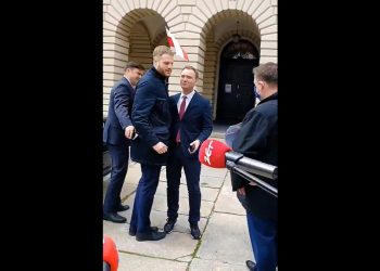 Nitras i Kierwiński zakłócili konferencję wiceministra zdrowia [WIDEO]