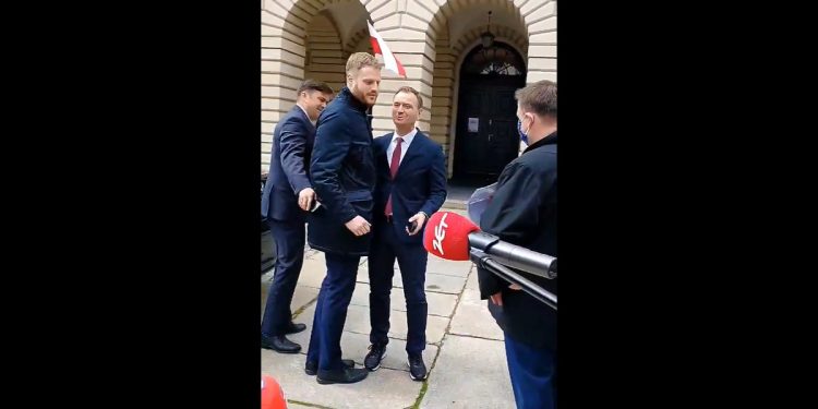Nitras i Kierwiński zakłócili konferencję wiceministra zdrowia [WIDEO]