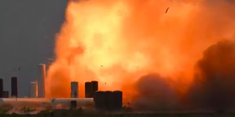 Nieudany test rakiety SpaceX. Starship eksplodował! [WIDEO]