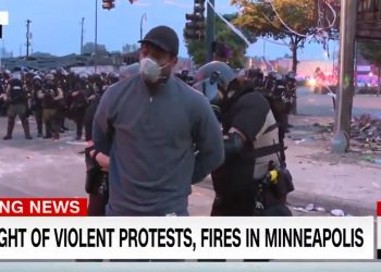 Dziennikarze CNN aresztowani podczas transmisji na żywo [WIDEO]