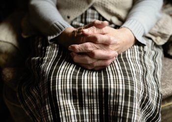 81-letnia kobieta zmarła z głodu. Kary dla pracowników MOPS