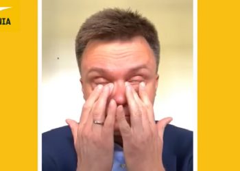 hołownia rozpłakał się