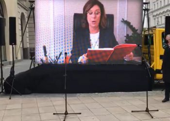 kidawa-błońska na telebimie